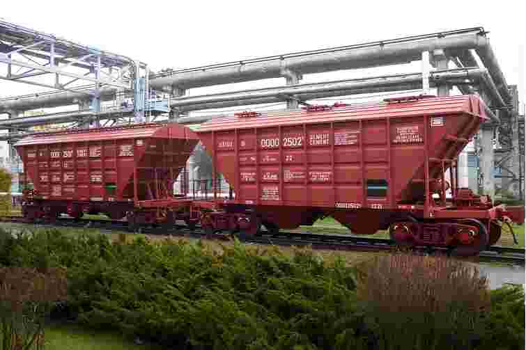 Крюківський завод розробив нову модель вагона для перевезення цементу