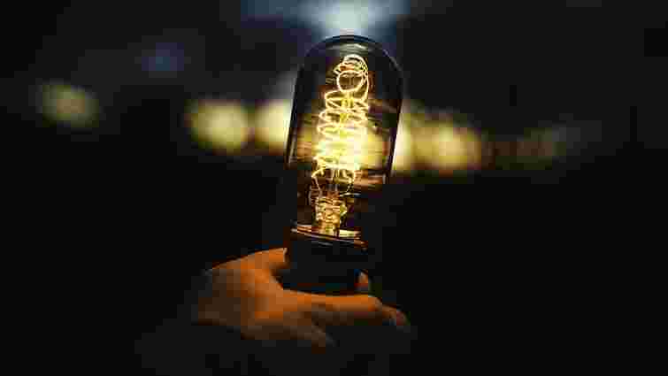 Ці помилки коштуватимуть вам дорого: що не можна робити під час відключень світла