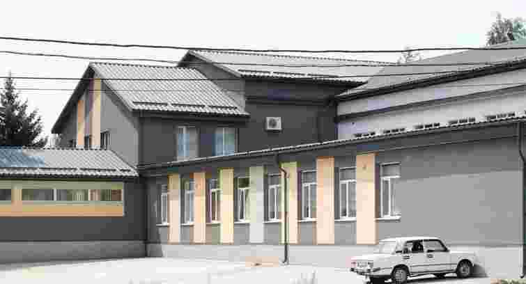 У Чернівецькому ліцеї затопило актову залу через несправне опалення