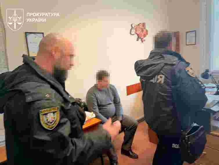 Посадовця Хмельницької ОДА викрили на вимаганні хабаря з підриємця-перевізника