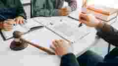 Більше купували, менше дарували: які угоди з нерухомістю оформляли українці у 2025 році