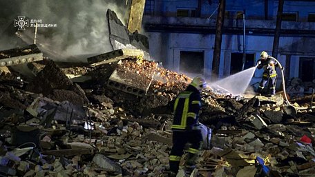 Біля Стрия у двоповерховій будівлі АТП стався потужний вибух, є загиблий