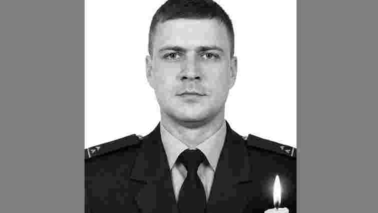 На Київщині під час ліквідації наслідків удару РФ загинув рятувальник ДСНС