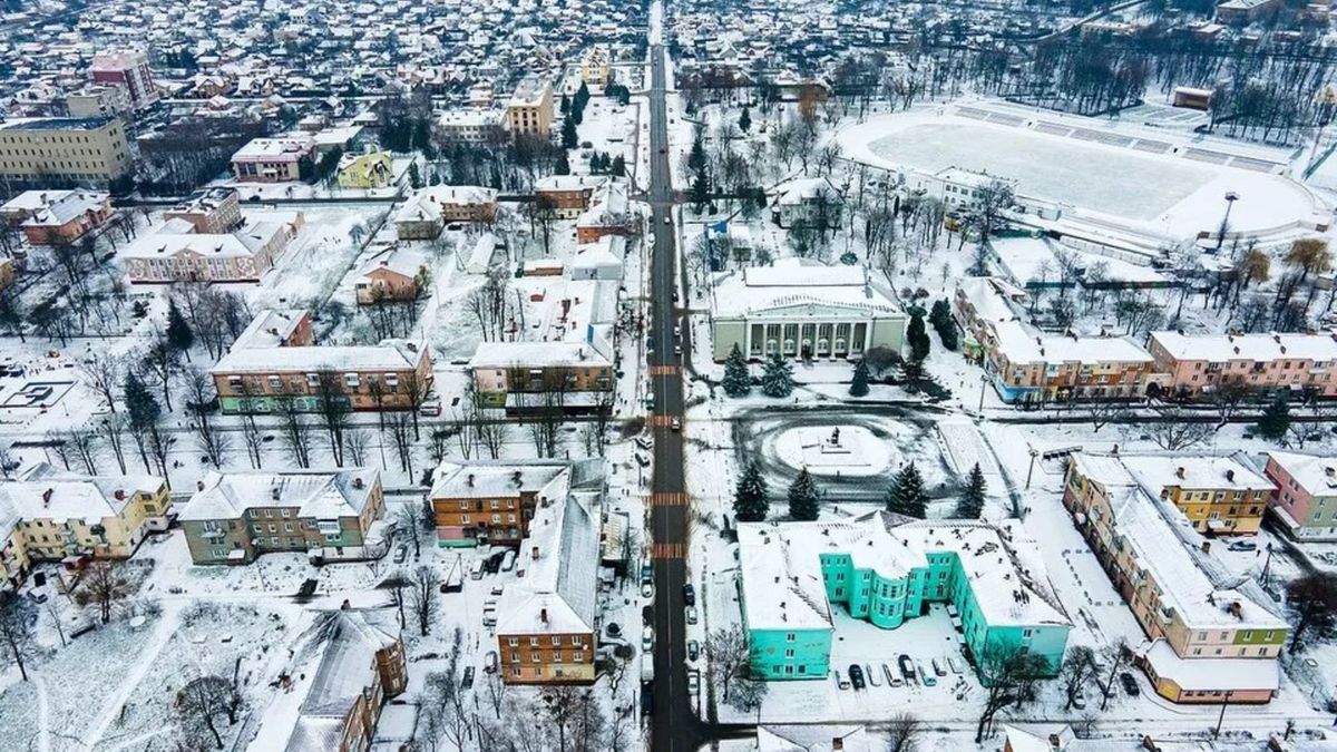 Росіяни вдарили по високовольтній підстанції в Нововолинську