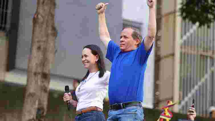 У Венесуелі союзника Марії Мачадо викрали через кілька годин після звільнення з вʼязниці