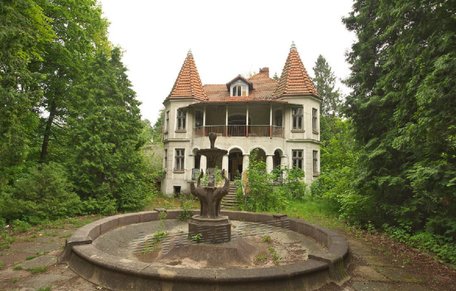 Суд передав АРМА 35 ділянок колишнього санаторію в Брюховичах