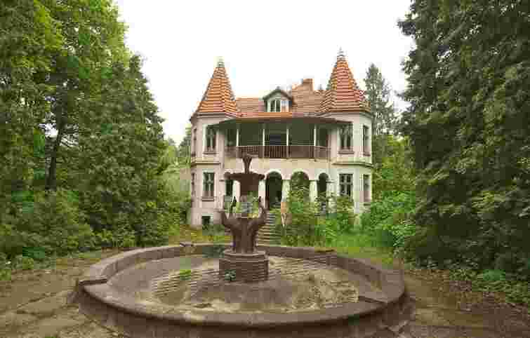 Суд передав АРМА 35 ділянок колишнього санаторію в Брюховичах