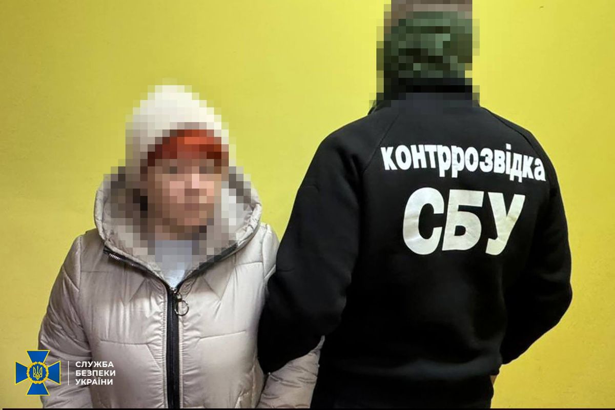 Мешканка Хмельниччини встановлювала біля військових обʼєктів приховані камери для ФСБ