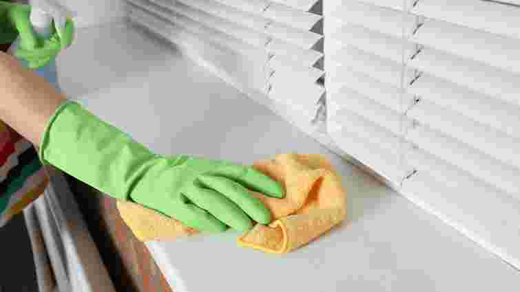 Відкривайте свою аптечку: як повернути пожовтілому підвіконню білизну