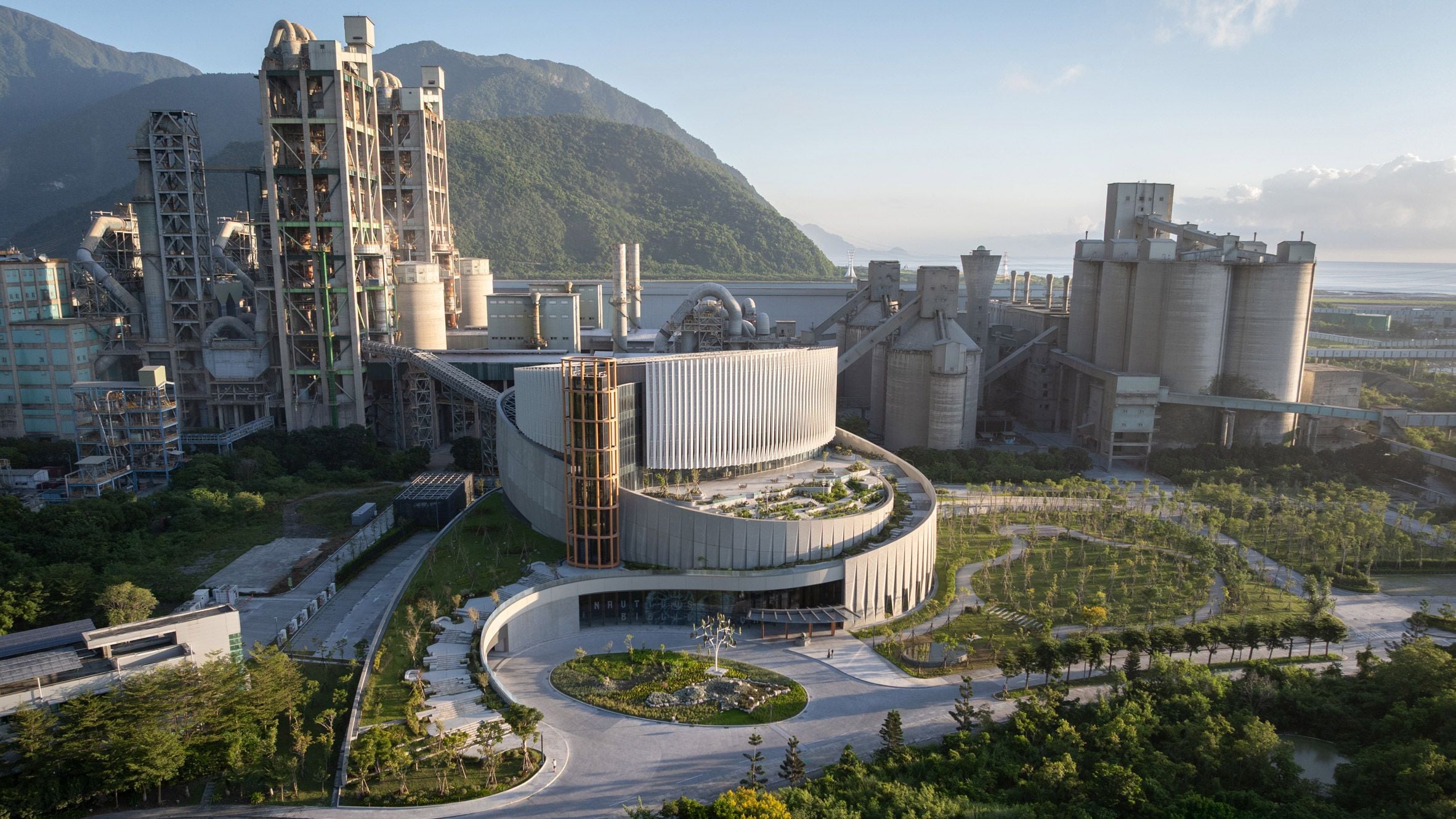 Фото Justin Szeremeta