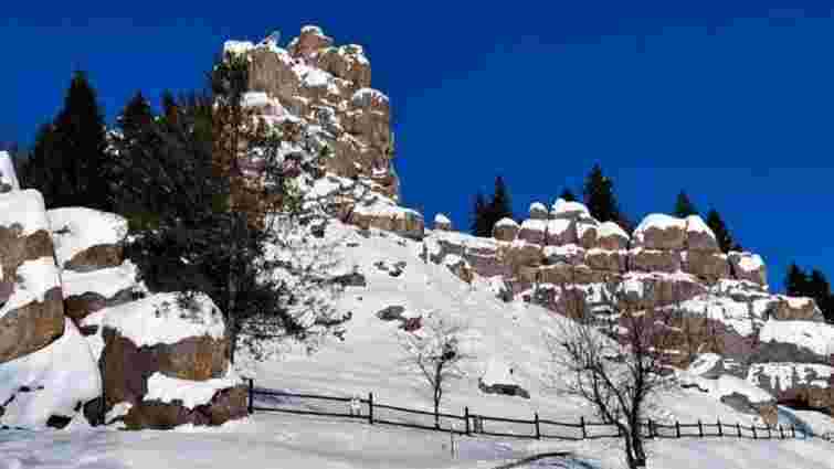 Які туристичні напрямки Львівщини найпопулярніші взимку