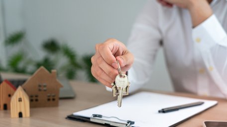 Близько 900 людей на всю країну: наскільки масово українці приховують податки від оренди житла