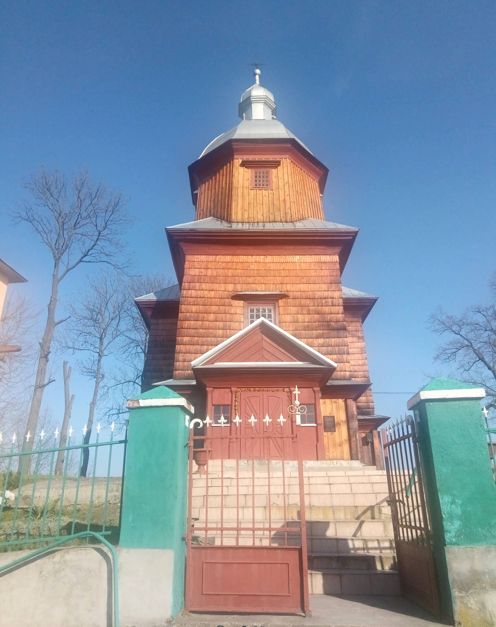 Церква в Деревні (фото Ігоря Литвина)