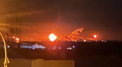 У російському Волгограді після атаки дронів загорівся НПЗ 