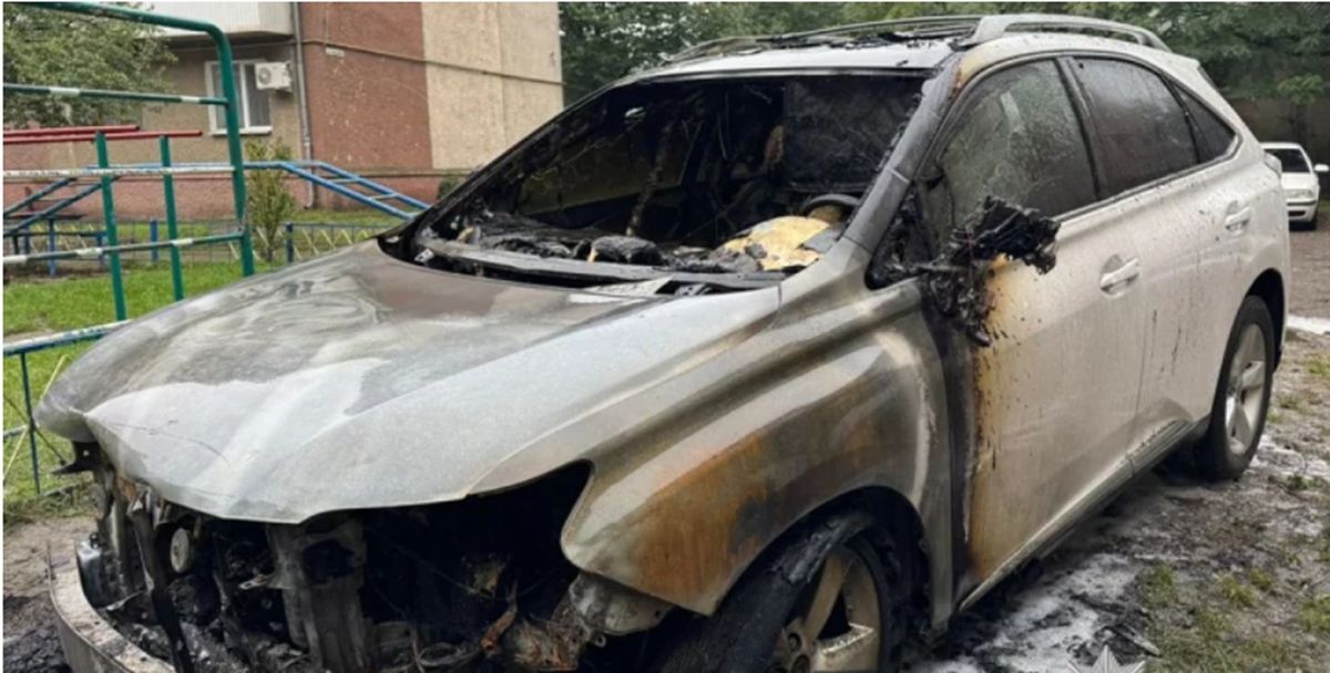 За підпал авто підприємиці в Чернівцях двоє військових отримали по 3,5 років в'язниці