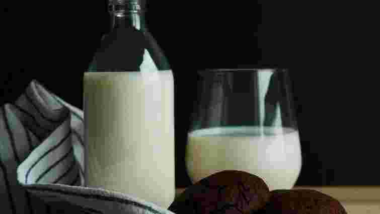 У жодному разі не виливайте: що можна приготувати зі скислого молока