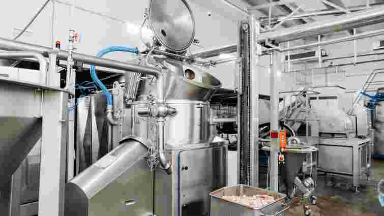 У Калуші відкрили завод з виробництва кормів для тварин