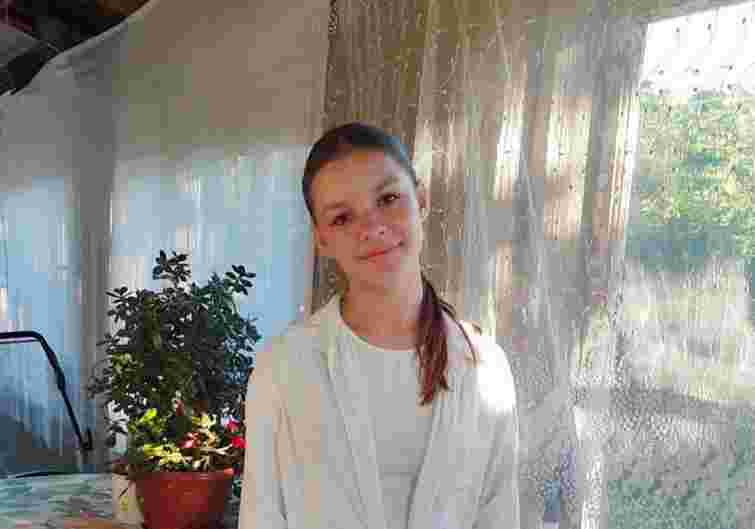 Понад 100 поліцейських і волонтерів другу добу шукають у Чернівцях зниклу школярку