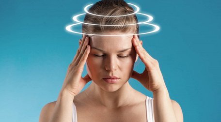 Збій вестибулярного апарата: як проявляється і як собі допомогти