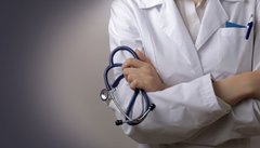 Лікарка з Хмельницького отримала 34 тис. грн штрафу за продаж фіктивних довідок 