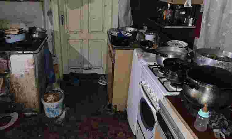 Чиновниця з Мостиськ отримала підозру за смерть дворічного хлопчика з багатодітної сім’ї