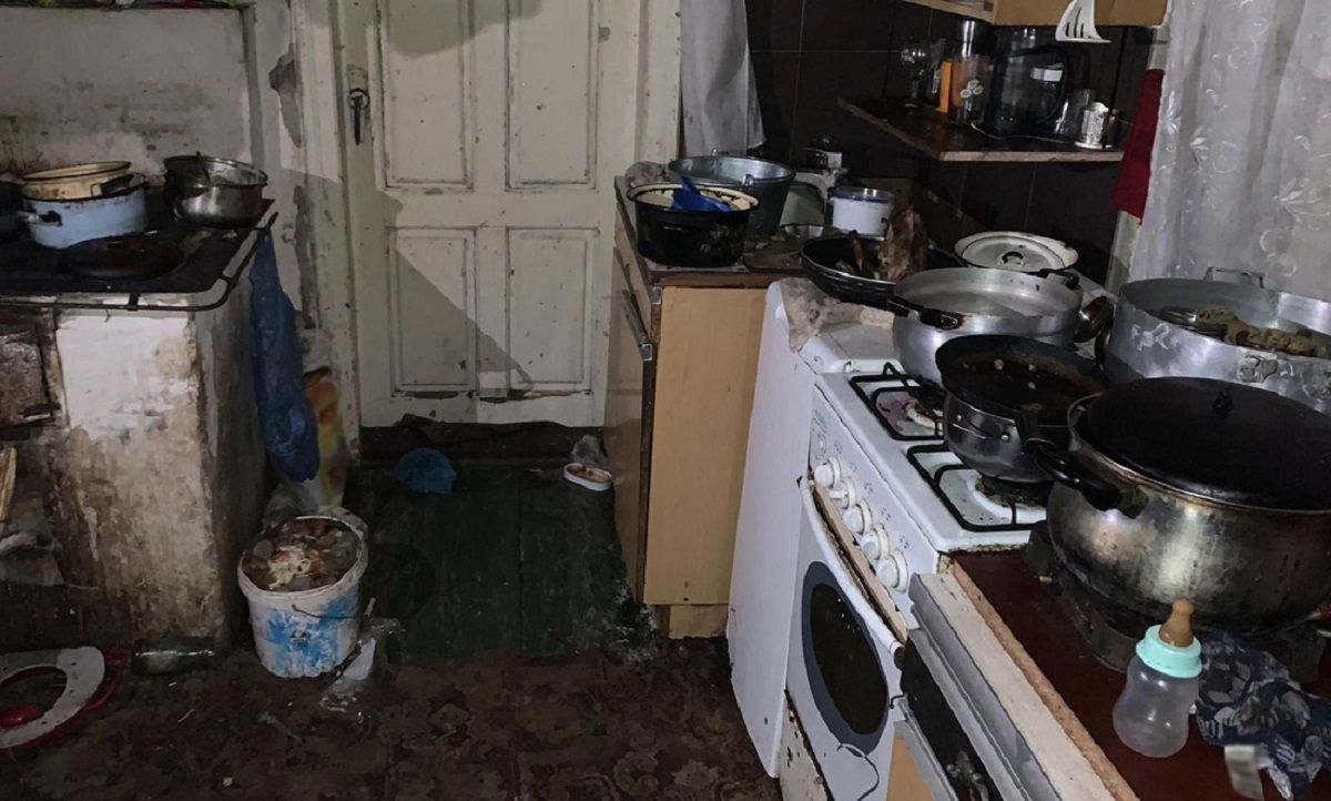 Чиновниця з Мостиськ отримала підозру за смерть дворічного хлопчика з багатодітної сім’ї