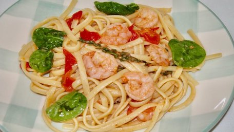 Ідеальна вечеря до Дня закоханих: «Marry me» паста з креветками під соусом біск