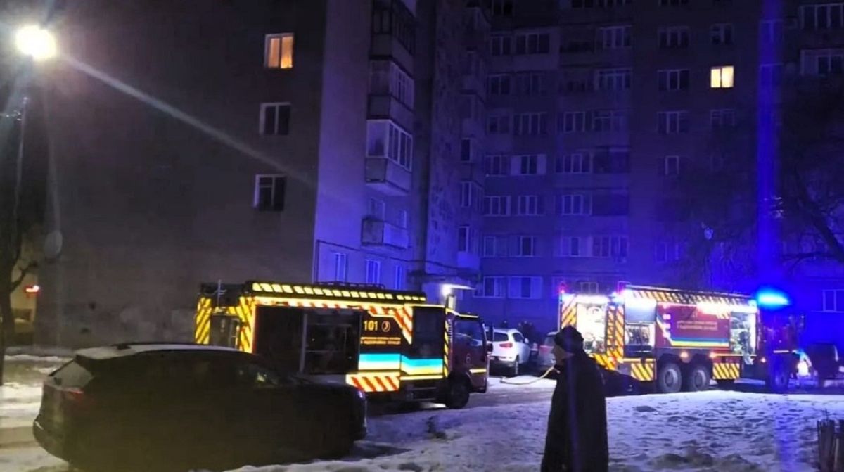 Унаслідок пожежі в багатоповерхівці Калуша загинуло двоє людей