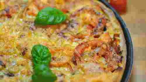 Цієї помилки припускаються новачки: чому піца не пропікається всередині