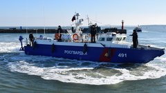 Сили оборони уразили російський десантний катер у Криму