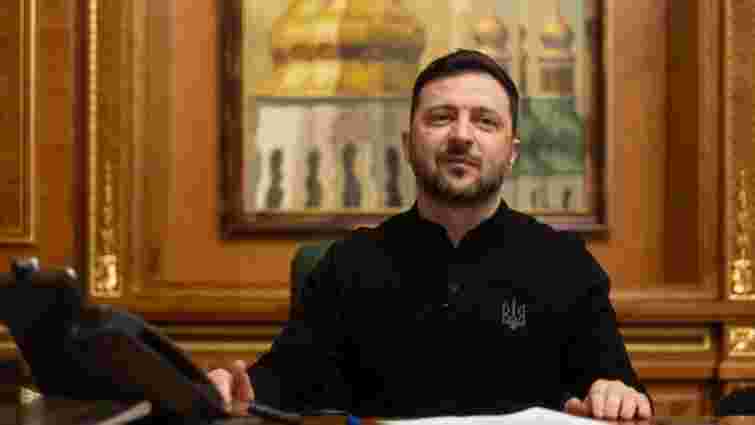 Зеленський заявив, що завдяки Україні Орбан може не думати про танки в Будапешті