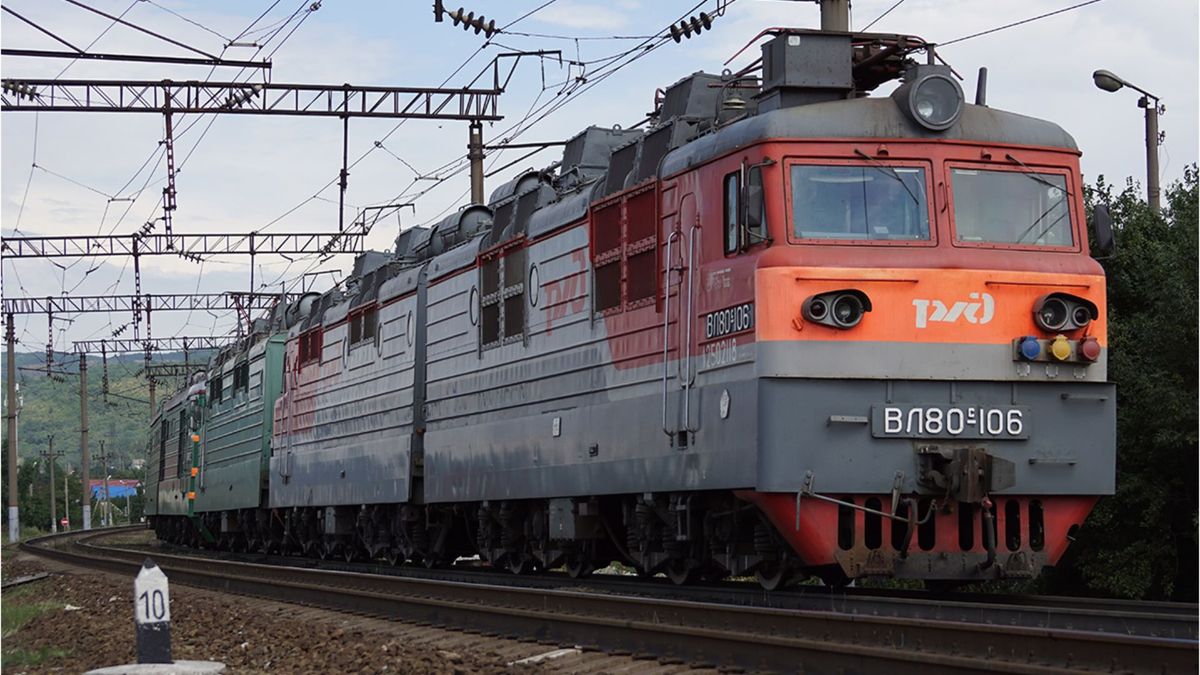 Партизани знищили електротяг в Орлі, який возив росіянам зброю на Сумський напрямок