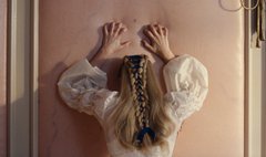 «Буремний перевал»: яким є роман Емілі Бронте у кіно