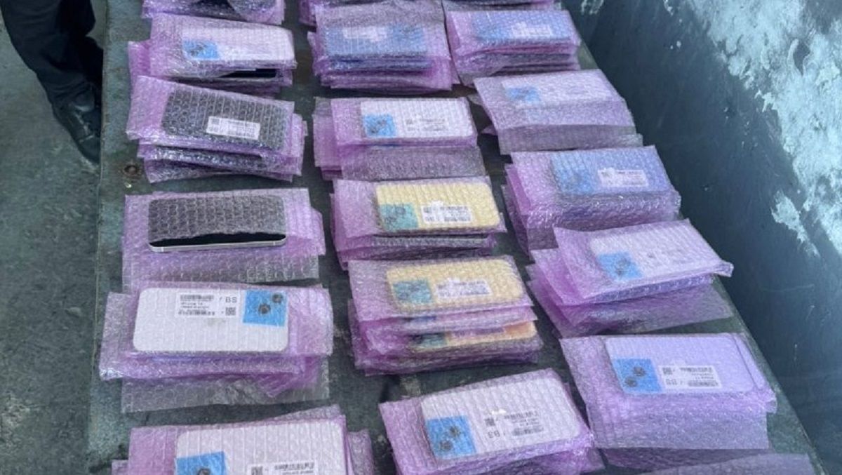 Мешканця Львівщини судили за контрабанду смартфонів у запасному колесі