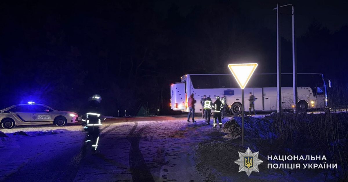 На Львівщині водій автобуса на смерть збив 29-річного пішохода 
