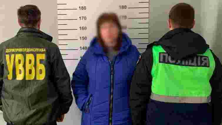 Поліція затримала киянку, яка вивезла новонароджену дівчинку за кордон та віддала її іноземцям