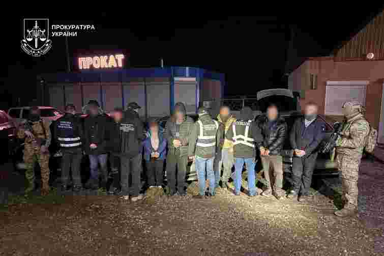 Посадовець лісгоспу організував родинний бізнес з переправлення ухилянтів до Румунії