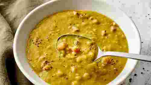 Чому горох в супі не розварюється: як швидко зробити його м’яким