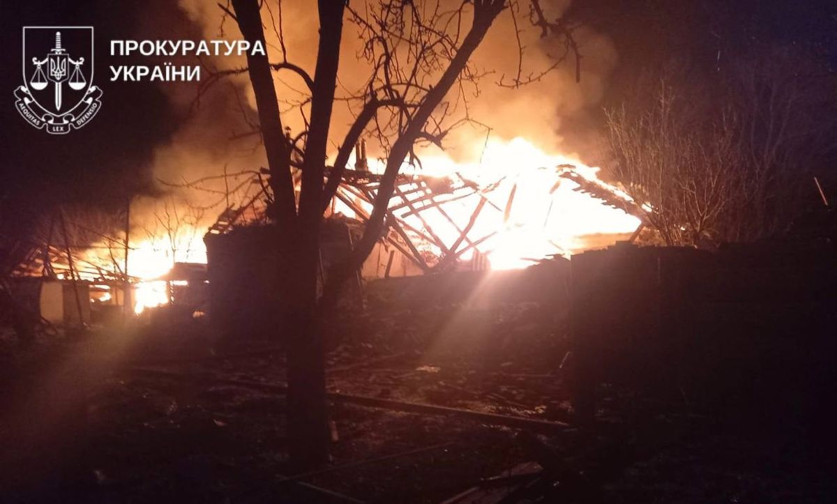 Російські дрони вдарили по житлових будинках на Сумщині, є загибла та поранені