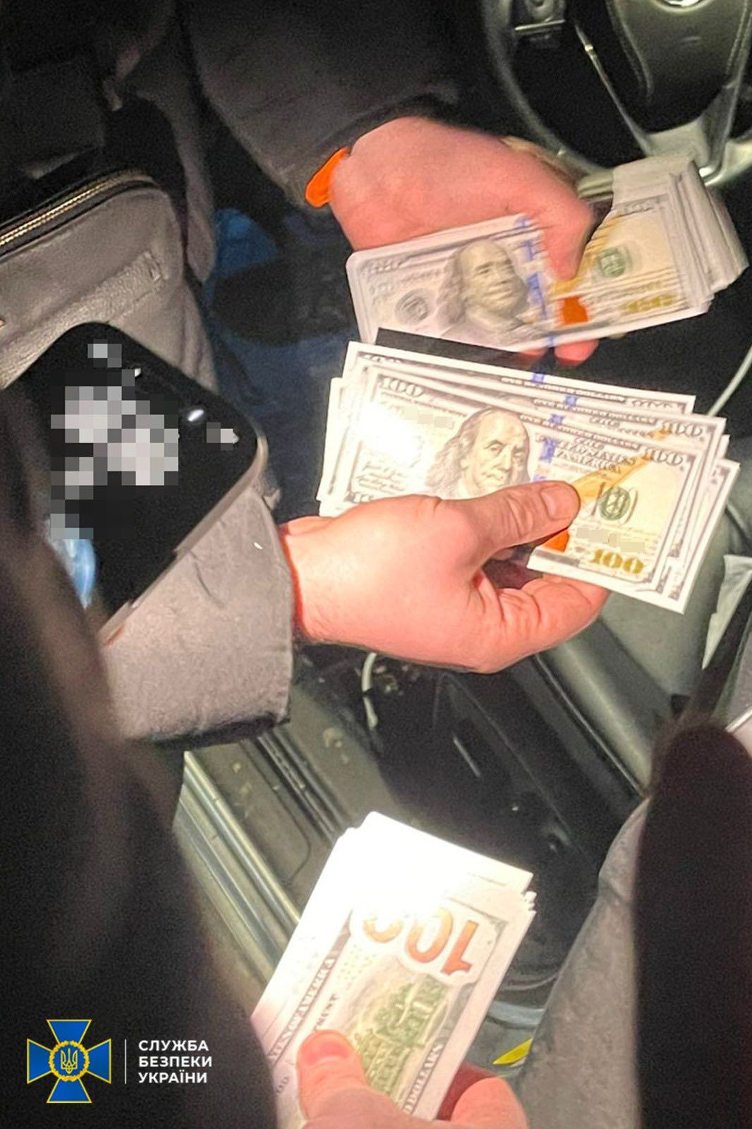 Правоохоронці затримали ділків «на гарячому» після отримання грошей
