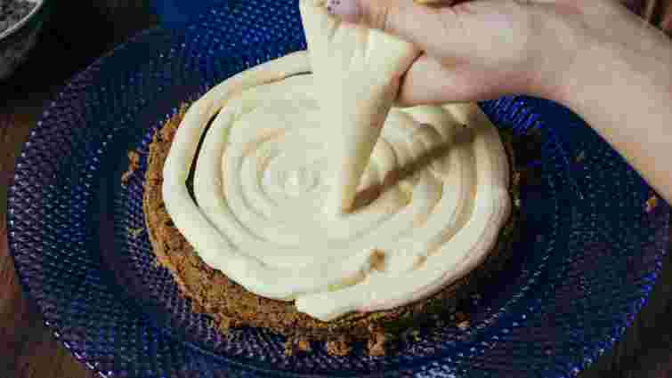 Чому сметанний крем виходить рідким: як цього уникнути