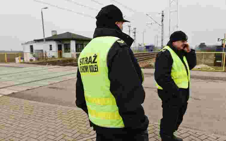 У Польщі затримали молдаванина за екстрену зупинку потяга, який перевозив пальне до України