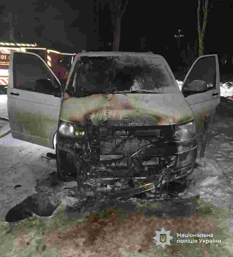 У Калуші 19-річна дівчина на замовлення РФ спалила автомобіль військового