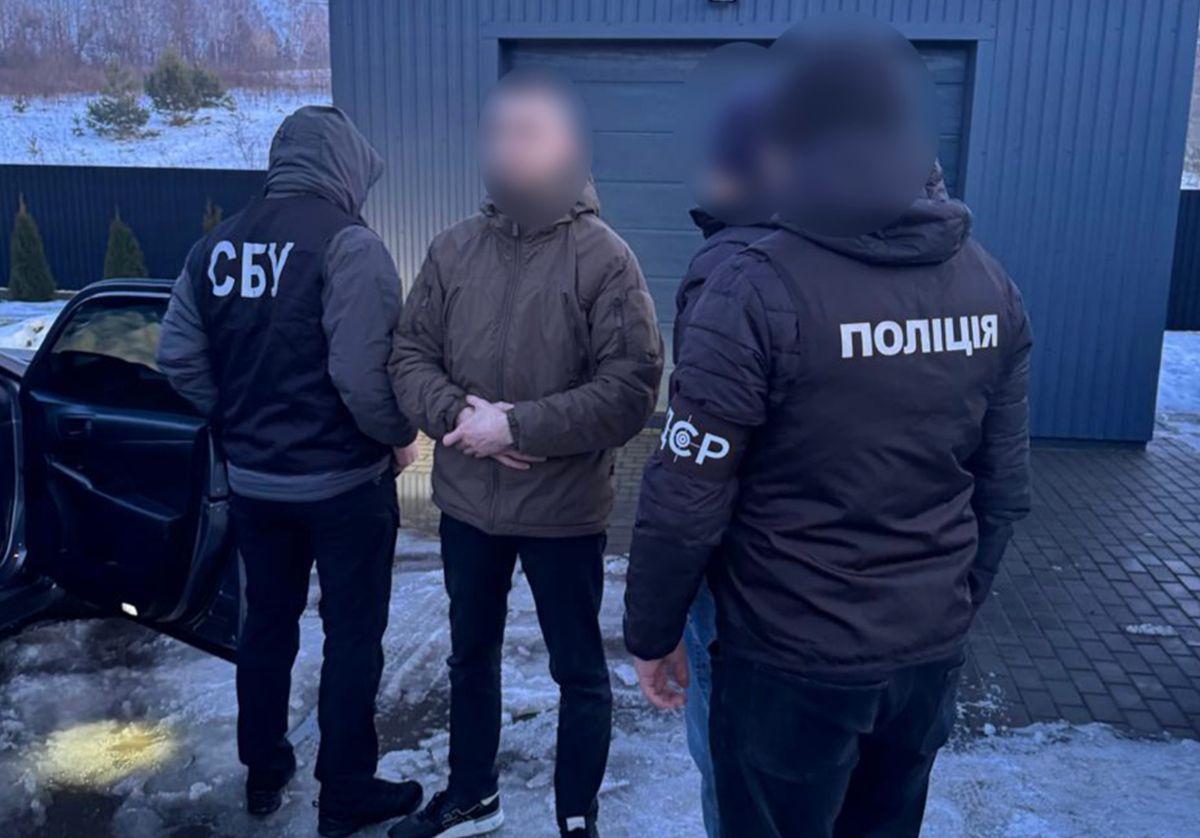 Двох посадовців ТЦК на Волині викрили на хабарях за бронювання чоловіків