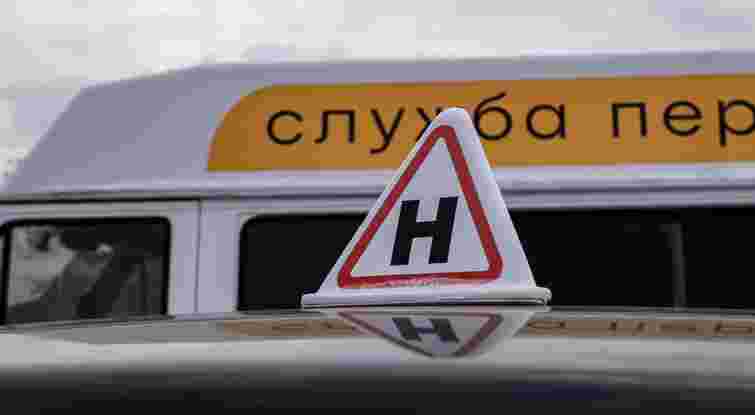 У Франківську планують заборонити рух навчальних авто в години пік