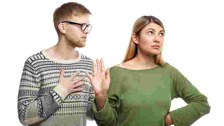 Не «вішайте лапшу», бо це російська калька: як сказати українською