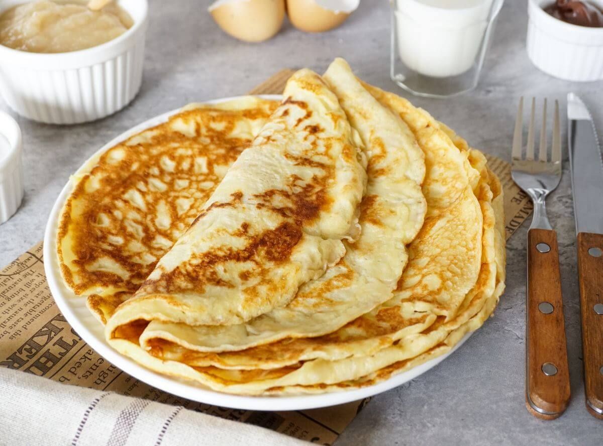 Солодкі чи солоні: 10 найкращих начинок для млинців