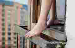 Поліція розслідує самогубство 25-річної мешканки Франківська