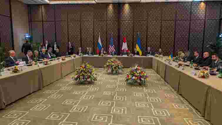 Після тристоронніх переговорів у Женеві представники України та Росії мали окрему зустріч