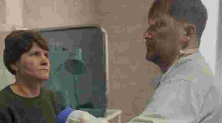 52-річна мешканка Львівщини через пухлину голосових зв'язок на пів року втратила голос